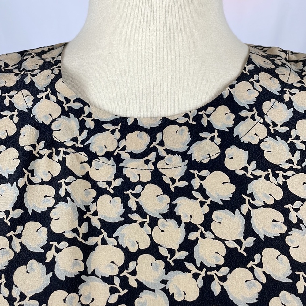 NWT Douglass 100% Silk Tan & Black Floral Blouse w/Back Keyhole - Size Medium - Picture 2 of 14